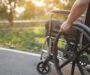 Guvernul: Indemnizația lunară pentru persoanele cu handicap grav se majorează, din iunie, cu 10% din ISR
