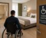 Noi reguli în turism: Hotelurile vor avea obligația să asigure camere adaptate pentru persoanele cu dizabilități 
